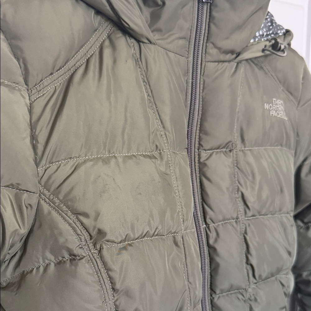 The North Face Olive Green Quilted Hooded Puffer Jacket - Women’s Size Small - Picture 7 of 7